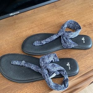 Sanuk flat sandals